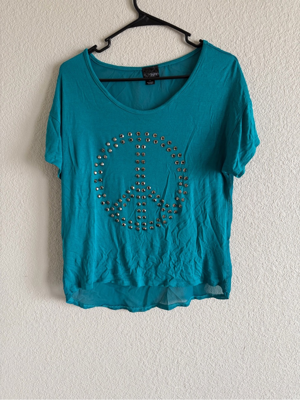 Daytrip Teal Short Sleeve Tee with Studded Peace Sign